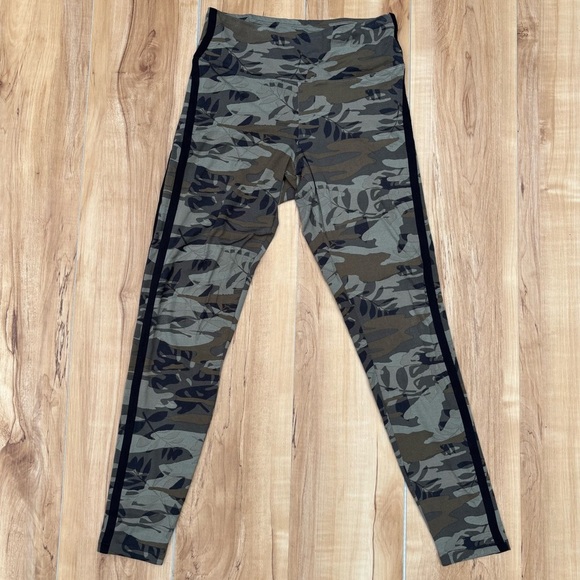Express One Eleven Camouflage Leggings Size Small - Picture 1 of 7
